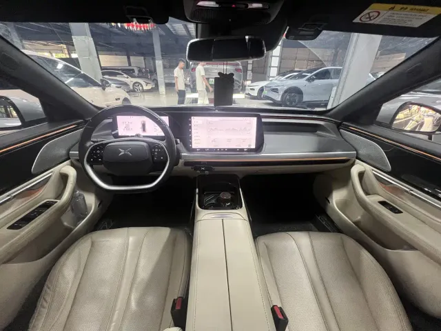 Xpeng P7 — Фото автомобиля 10