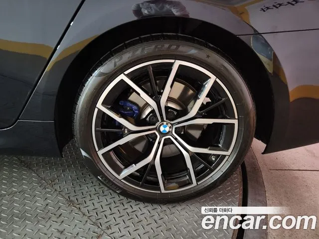 BMW 5 Series G30 — Фото автомобиля 5