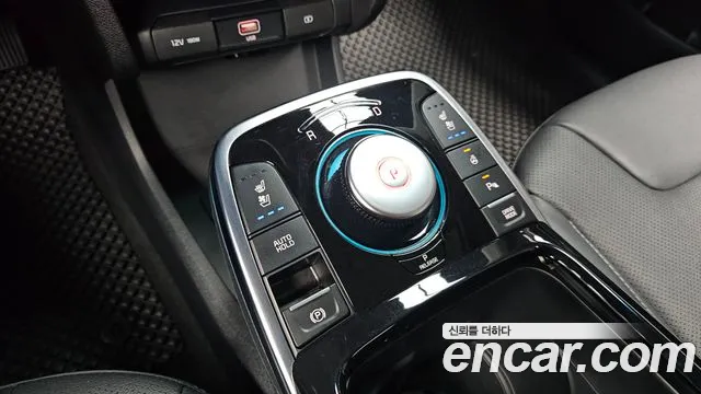 Kia Niro — Фото автомобиля 11