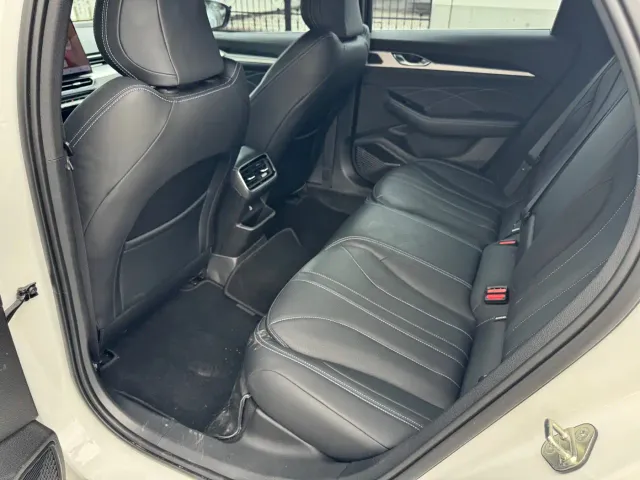 Geely Xing Rui 2026 Orient Yao 1.5TD Splendor Edition — Фото автомобиля 9