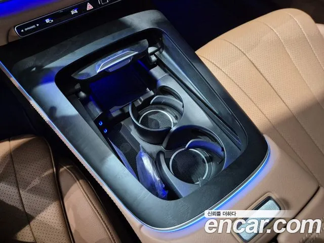 Mercedes-Benz E-Class — Фото автомобиля 19