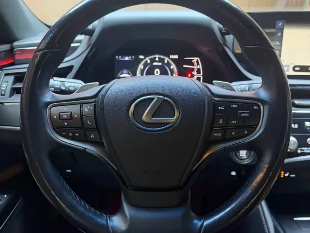 Lexus ES — Фото автомобиля 6