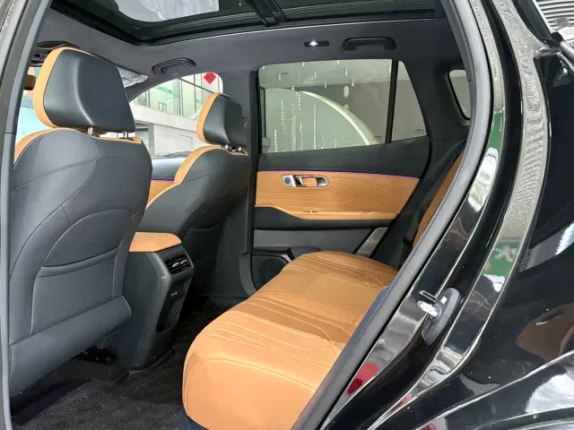 Geely Galaxy Starship 7 EM-i — Фото автомобиля 5