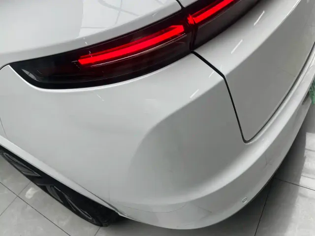 Li Auto L7 — Фото автомобиля 14