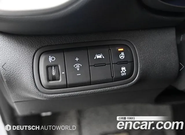 Hyundai Venue — Фото автомобиля 17