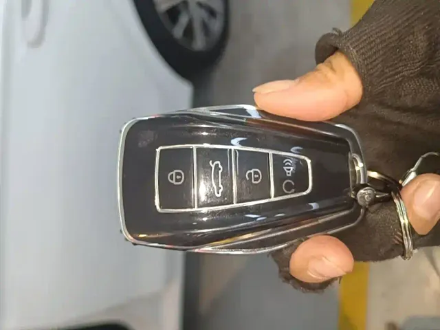 Geely Emgrand — Фото автомобиля 8