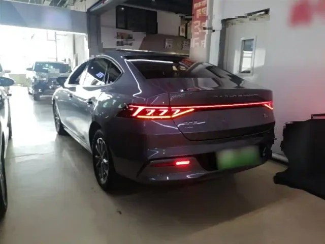BYD Qin PLUS — Фото автомобиля 4