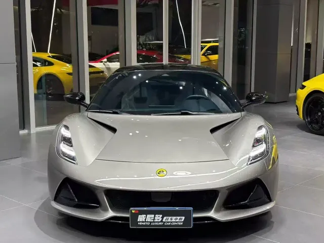 Lotus Emira — Фото автомобиля 2