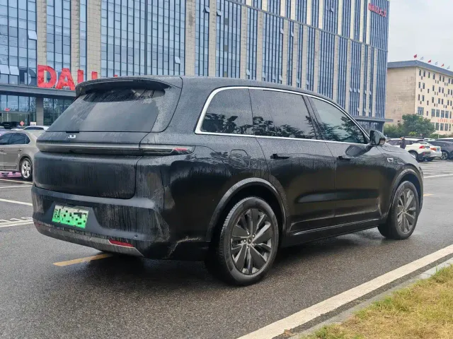 Li Auto L8 — Фото автомобиля 8