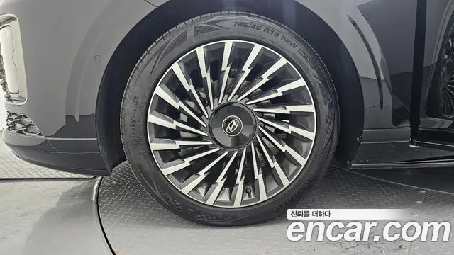 Hyundai Grandeur GN7 — Фото автомобиля 5