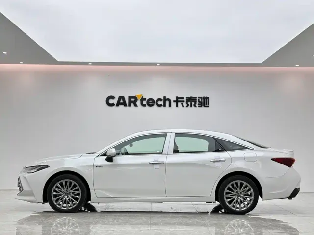 Toyota Avalon — Фото автомобиля 2