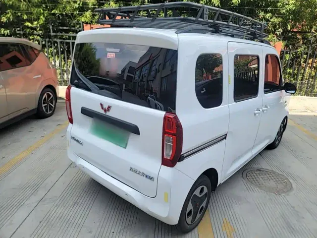 Wuling Zhiguang NEV — Фото автомобиля 6