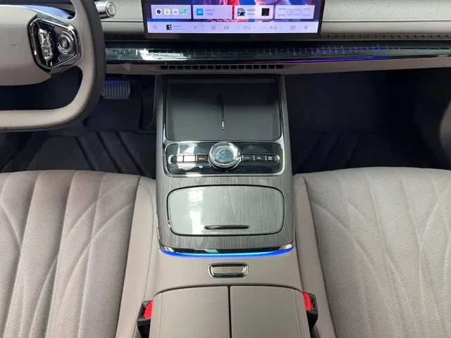 Geely Galaxy Xingyao 8 — Фото автомобиля 9