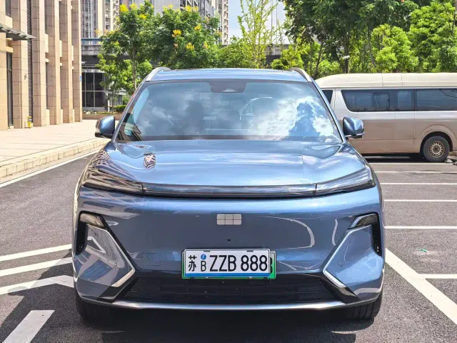 Geely Galaxy Starship 7 EM-i — Фото автомобиля 2