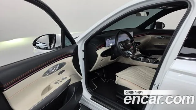 Genesis GV70 — Фото автомобиля 15