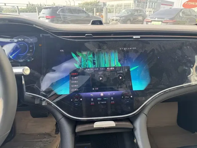 Mercedes-Benz EQS — Фото автомобиля 11