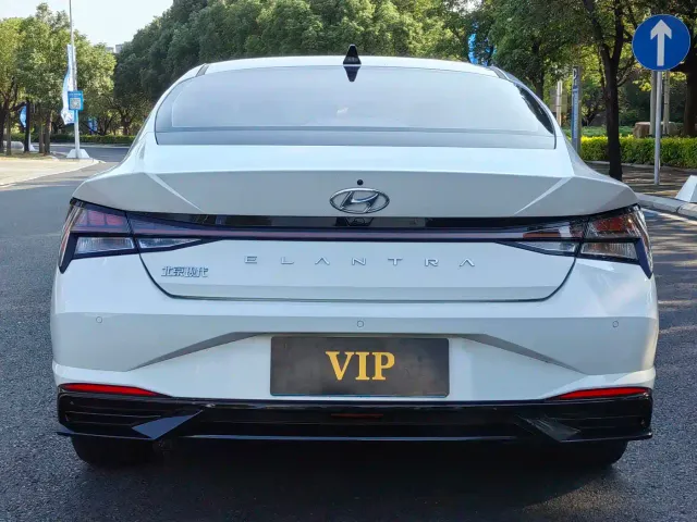 Hyundai Elantra — Фото автомобиля 5