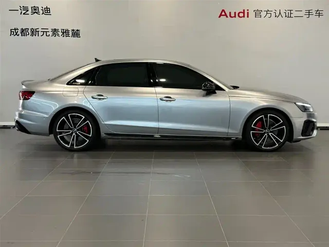 Audi A4L — Фото автомобиля 3