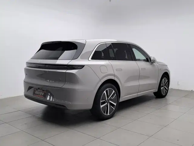 Li Auto L6 — Фото автомобиля 2