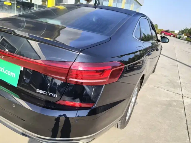 Volkswagen Passat — Фото автомобиля 7