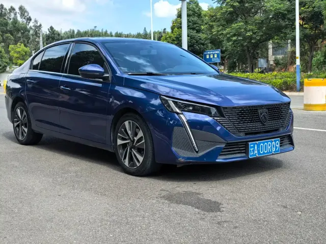 Peugeot 408 — Фото автомобиля 2