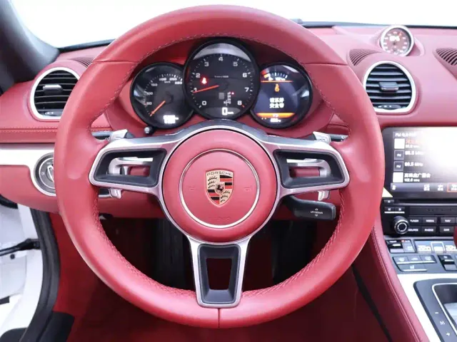 Porsche 718 — Фото автомобиля 16