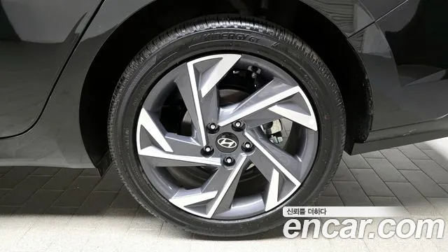 Hyundai AVANTE — Фото автомобиля 21