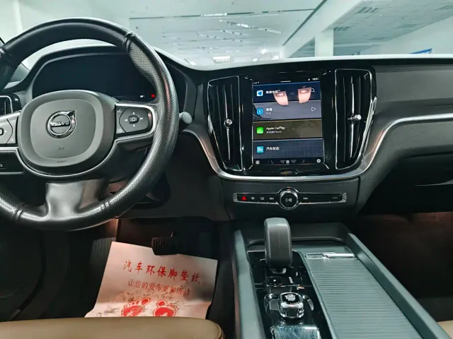 Volvo S60 — Фото автомобиля 8