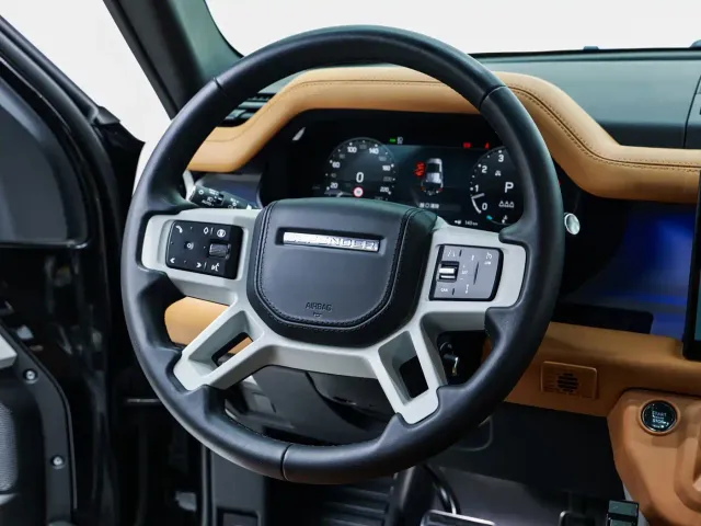 Land Rover Defender — Фото автомобиля 17