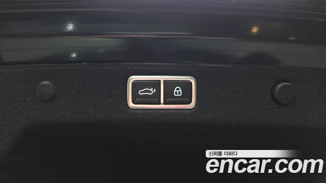 Hyundai Grandeur Grandeur (GN7) 2.5 Бензин 2WD — Фото автомобиля 29