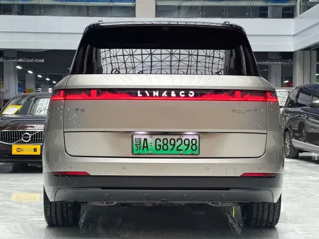 Lynk & Co 900 — Фото автомобиля 11