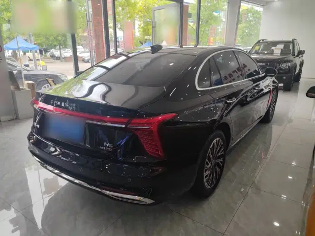 Hongqi H5 — Фото автомобиля 10