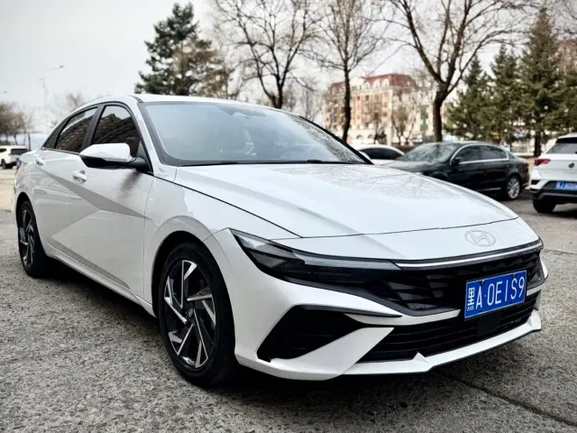 Hyundai Elantra — Фото автомобиля 3