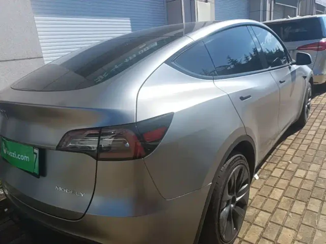 Tesla Model Y — Фото автомобиля 6