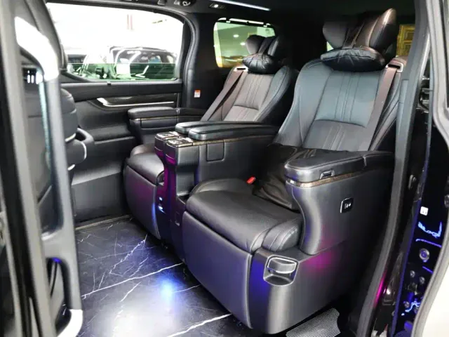 Toyota Vellfire — Фото автомобиля 8