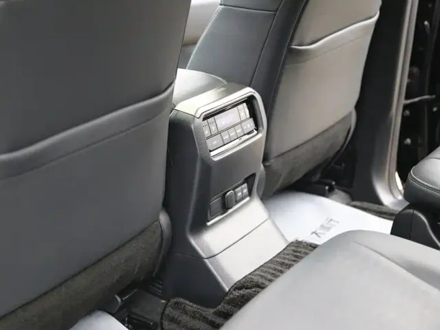 Toyota Prado — Фото автомобиля 19
