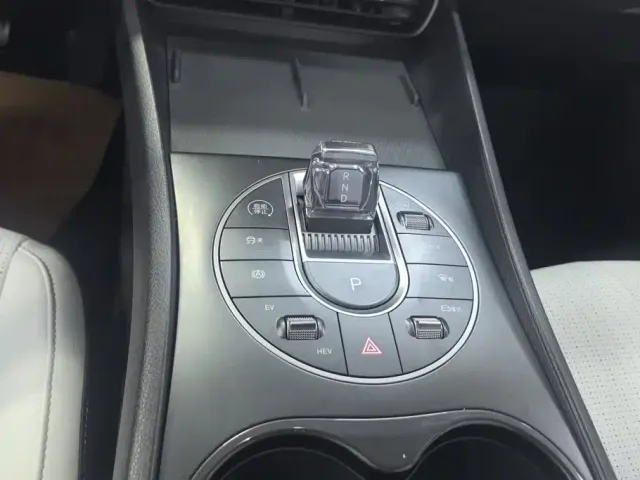 BYD Seal 05 DM-i — Фото автомобиля 16