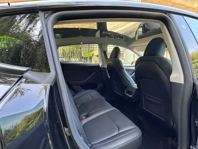 Tesla Model Y — Фото автомобиля 7