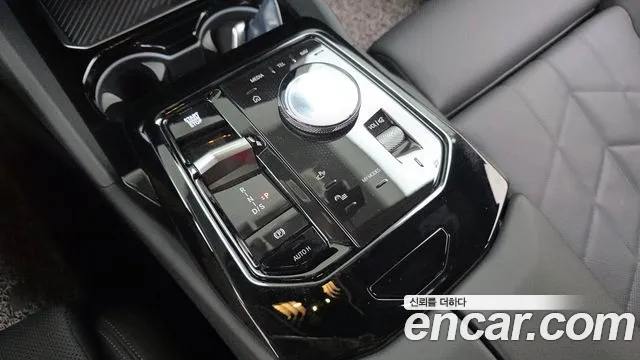BMW 5 Series G60 — Фото автомобиля 12