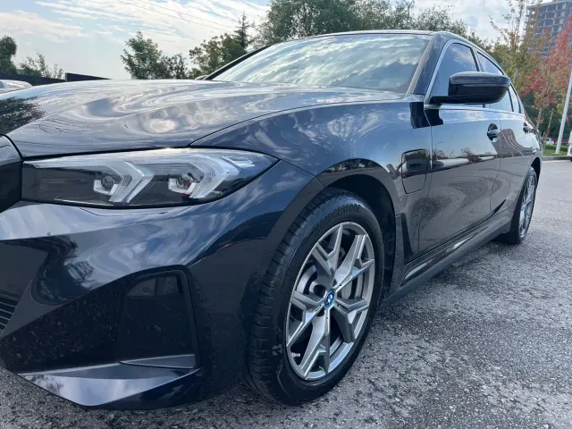 BMW i3 — Фото автомобиля 4