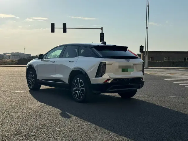 Cadillac Optiq — Фото автомобиля 6