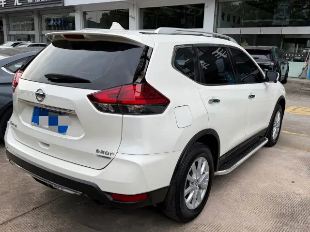 Nissan X-Trail — Фото автомобиля 4