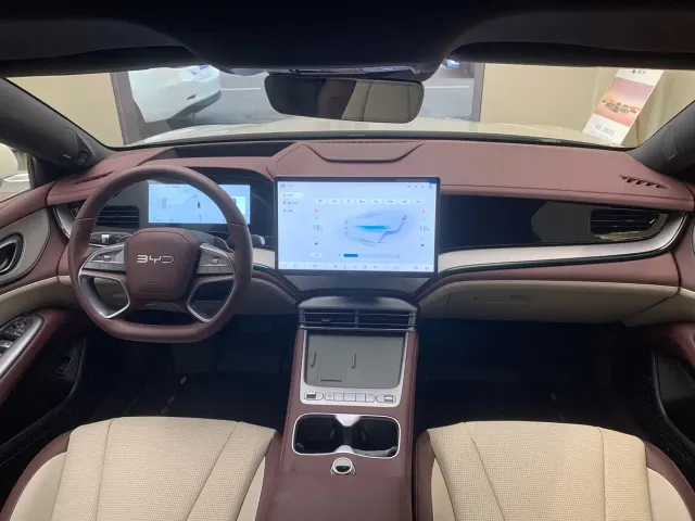 BYD Seal 07 DM-i — Фото автомобиля 12