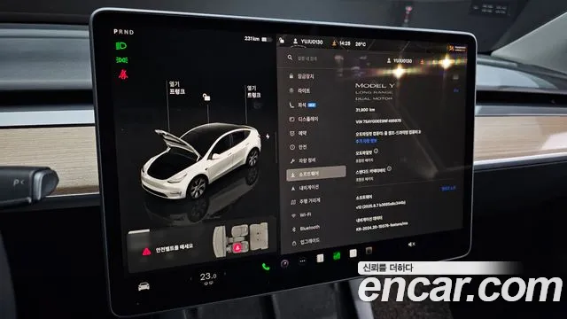 Tesla Model Y — Фото автомобиля 17