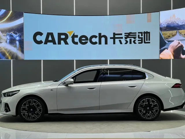 BMW 5 Series — Фото автомобиля 20
