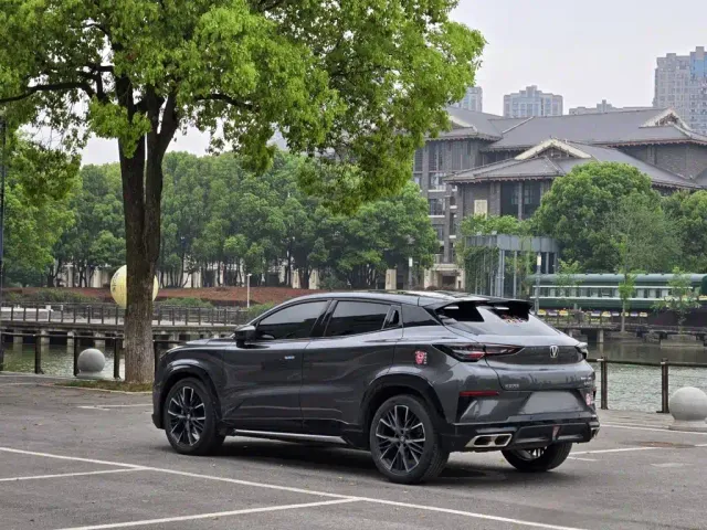 Changan UNI-T — Фото автомобиля 24