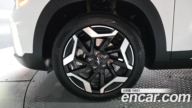 Kia Seltos Бензин 1.6 турбо 2WD — Фото автомобиля 4