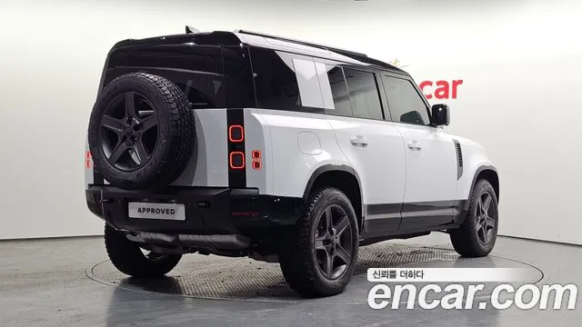 Land Rover Defender — Фото автомобиля 2