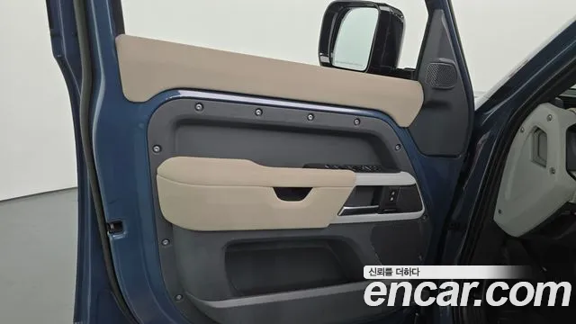 Land Rover Defender — Фото автомобиля 22