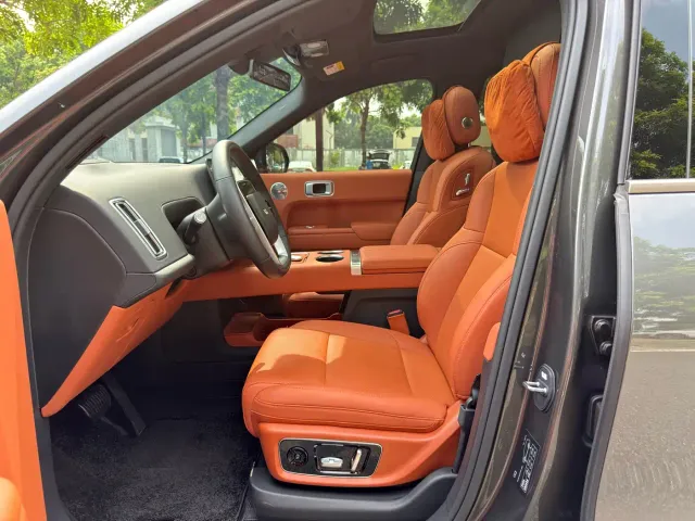 Li Auto L9 — Фото автомобиля 10